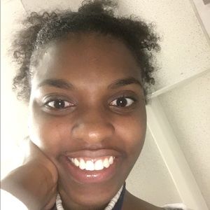 Meet your Posher, Akilah